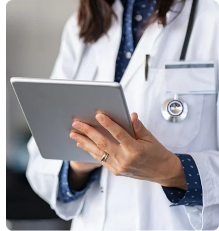 Γιατρός με tablet – κλείστε ραντεβού